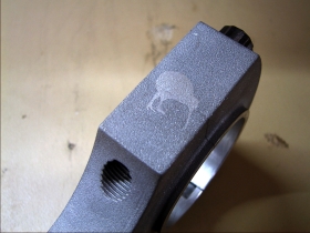 Billet-Connecting-Rod-engraved-with-Kiwi