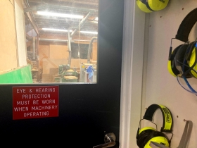 Sign-LZ-9XX-Warning-2025-05-23-08.36.32