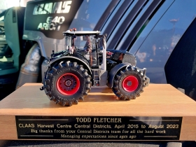 1_Mounted-Tractor-BB-180x35-Todd-Fletcher-Photo-1200px-Claas-Harvest-Centre